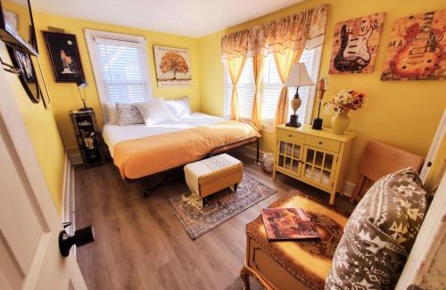 Dover House | Yellow Rm Dover- Del State, Bayhealth- Dov Base