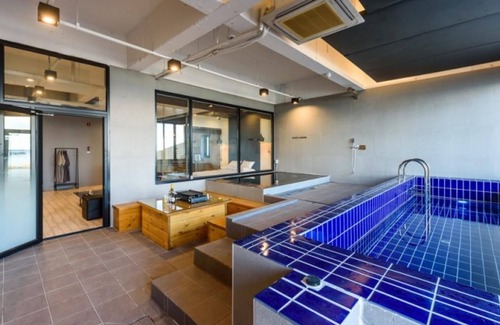Yeongdeok House | Yeongdeok Private Us 7 Pension