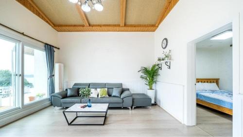 Yeosu House | Yeosu Sky Pension