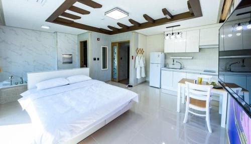 Yeosu House | Yeosu Sora Noeul Pension