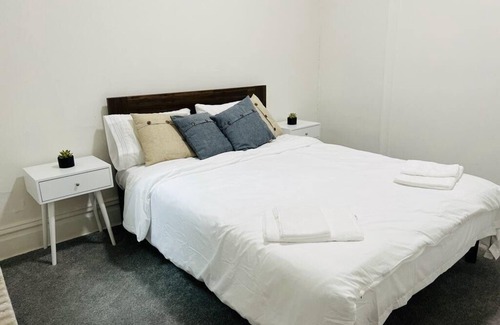 Bloomfield House | 💛 Yew Villa 💛 Cozy 2 BR Central Location