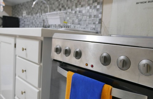 Constant Spring Apartment | Yhavarees Comfy Oasis 2-Bed Aprt- Central & Secure