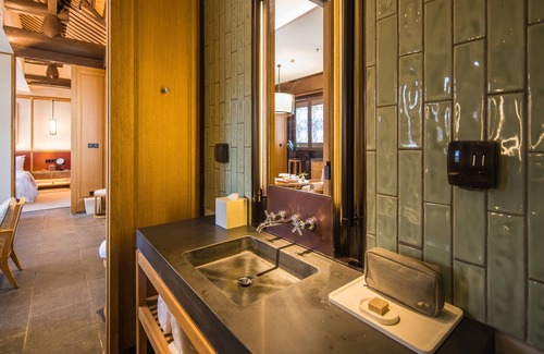 Tinghu Qu Resort | Yihe lake shore Hotspring