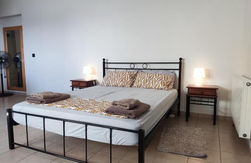Psalidi Apartment | Yiorgos, amazing sunset view house