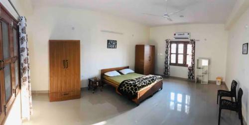 New Delhi Apartment | Yogoda Penthouse