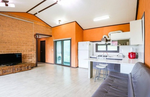 Yongin House | Yongin Byeolbaragi Pension