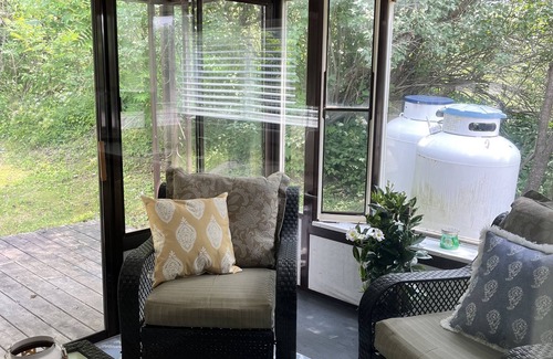 Bancroft House | York View House. Newly Listed June 2023! nA 2 bedroom home ready for your visit