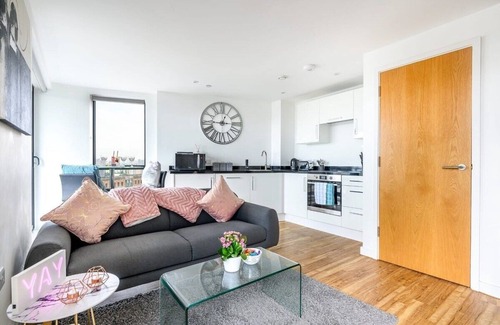 Leeds Apartment | Yorksha Luxury Apartments | Leeds City | Balcony