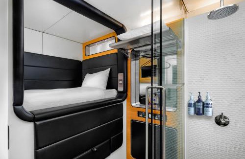 Gatwick Hotel | YOTELAIR London Gatwick Airport