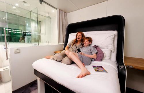 Gatwick Hotel | YOTELAIR London Gatwick Airport