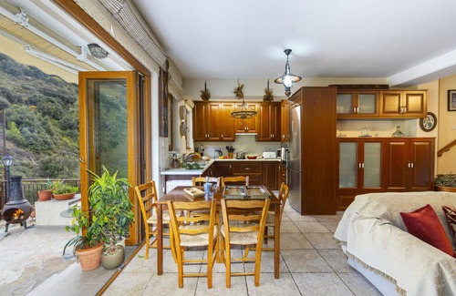 Kato Amiantos Villa | You and Your Family will love this Villa close to the beautiful town of Limassol