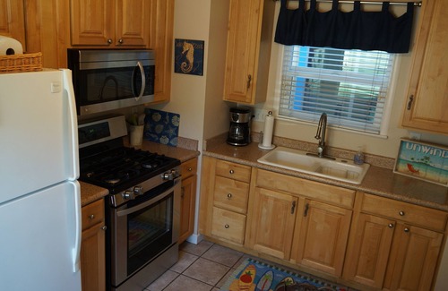 Capitola House | You are in the Heart of the Capitola Village! 16-092