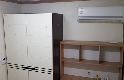 Jeonju House | You Came, Saw, and now live as Jeon-Ju's resident(near J.B.N.U.Medical college)