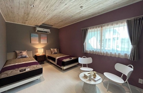 Nagura House | You can enjoy a luxurious space with a view of the sea of Ishigaki Island.