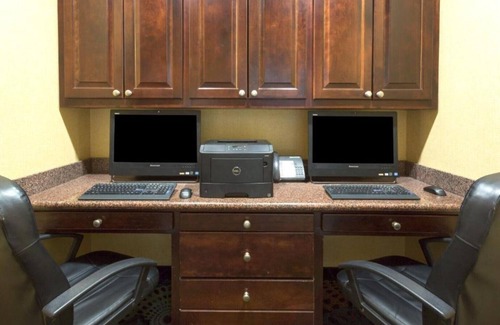 East Brunswick House | You're eligible for a Genius Room !
