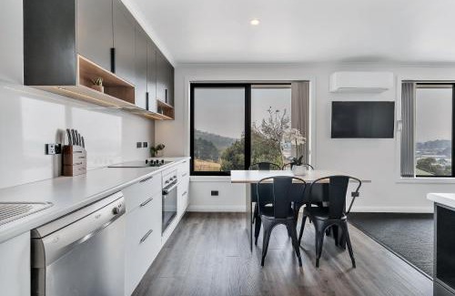 Youngtown Apartment | Youngtown Executive Apartments - 2BR included, Free Parking & Wifi, Sofa Bed & Cot fee applies