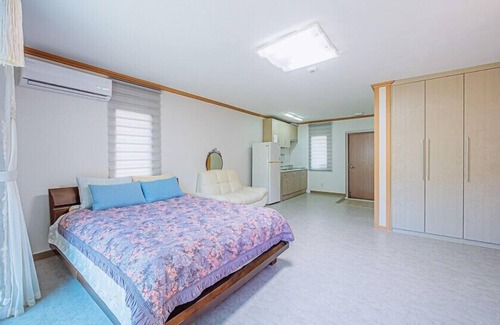 Gimsatgat House | Youngwol Cloud Garden Pension