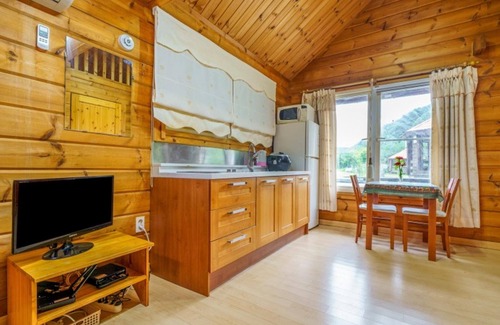 Suju House | Youngwol Your Castle Bed and Breakfast