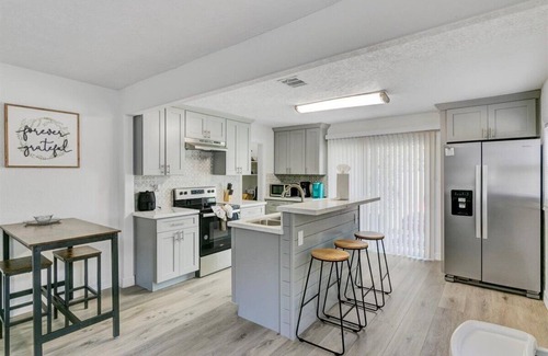 Bridge City House | Your Bridge City Bliss Awaits in this 3 Bdrm Gem!