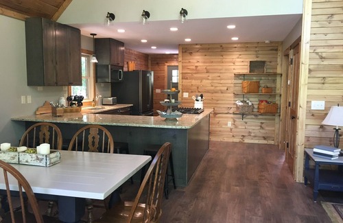 Rogers Ski Chalet | Your cabin search ends HERE. Everything your group needs for its RRG vacation.