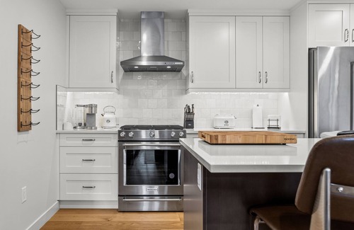 Canmore Condo | Your Canmore Retreat! Nestled amidst the breathtaking vistas of Canmore.