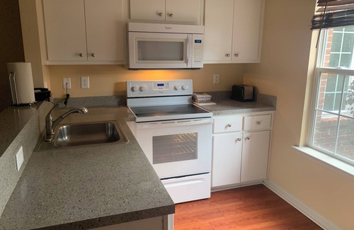 Berkeley House | Your family will enjoy this Williamsburg Townhome! 2BDR/2BA Sleeps six!