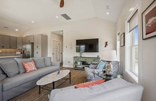 Whalehead Beach House | Your Fresh Beach Oasis!