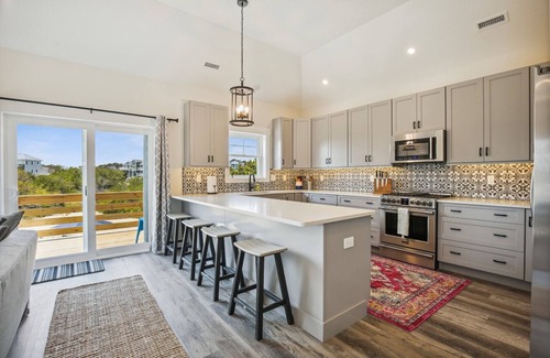 Whalehead Beach House | Your Fresh Beach Oasis!