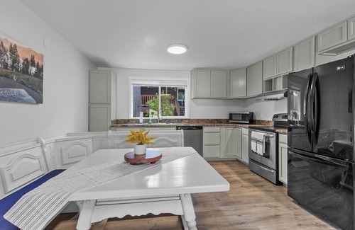 Bayview House | Your gateway to fun on the water and in the woods!