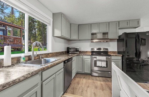 Bayview House | Your gateway to fun on the water and in the woods!