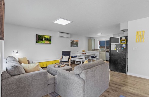 Bayview House | Your gateway to fun on the water and in the woods!