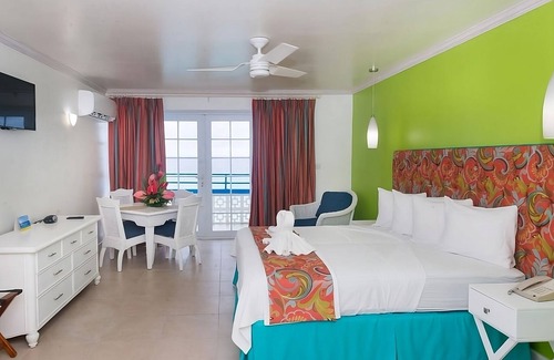 St. Lawrence Gap Hotel | Your Home Away From Home! Enjoy Island Getaway! Beach Access, Pool, Kitchenette!