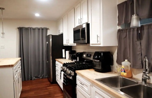 Cedar Crest House | Your home away from home in the heart of Dallas