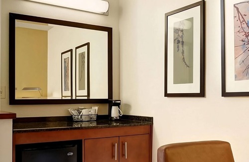 Gwinnett Place Apartment | Your Home Away From Home! Pet-Friendly Unit To Relax. Near Gwinnett Place Mall!
