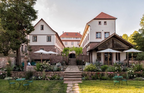 Lahr Apartment | Your home in Lahr, in a completely renovated listed building, 2-floor apartment