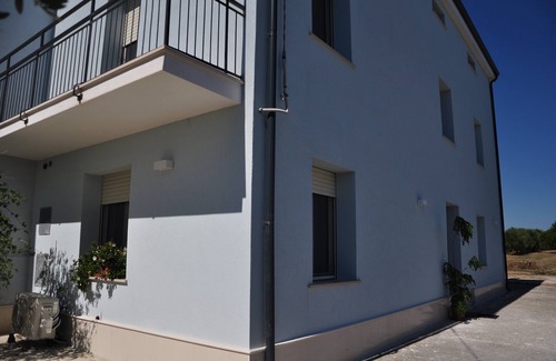 Ortona House | Your home with fireplace and vast backyard, comfortable, large and cozy.