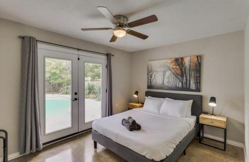 Dallas House | Your Modern and Bright Home w Private Pool