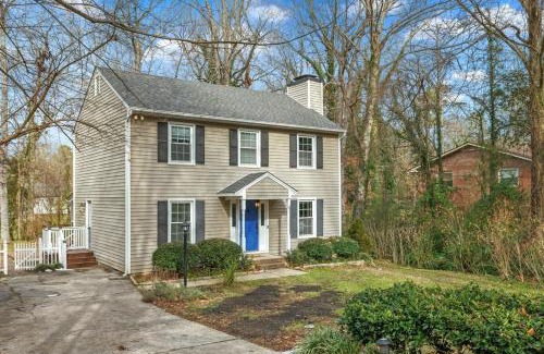 Durham House | Your Modern Family Retreat, Sleeps 10!