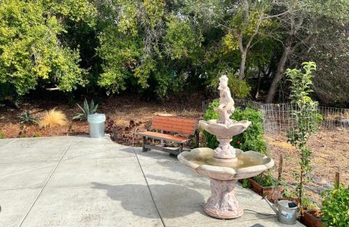 El Sobrante House | Your Most Romantic and Peaceful Getaway