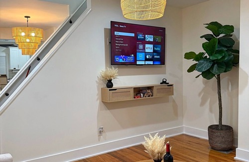Orange House | Your Oasis in the City w/Jacuzzi , Parking, self check in and WiFi