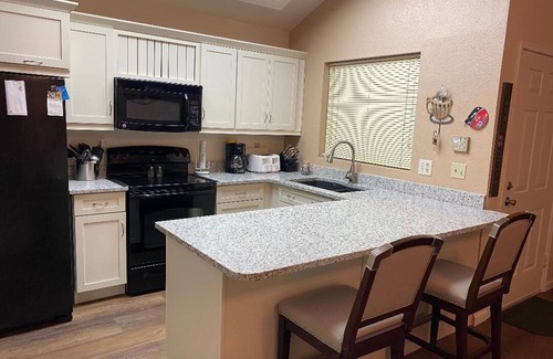 Chandler Condo | Your Perfect Getaway Awaits- Ideal for Students and Families