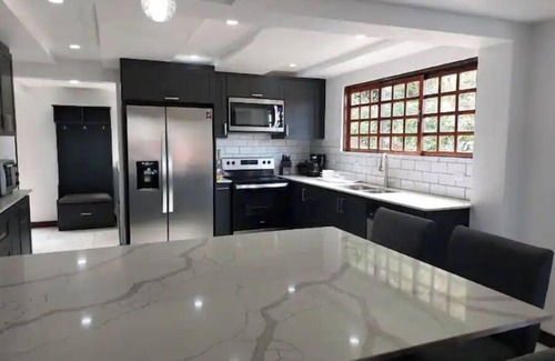 San Ramon House | Your Perfect Home Away From Home!