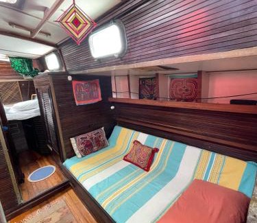 Carti Tupile Boat Rental | Your private sailboat in San Blas with food included
