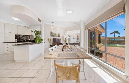 Coogee House | Your Sunny Pool & Ocean Escape