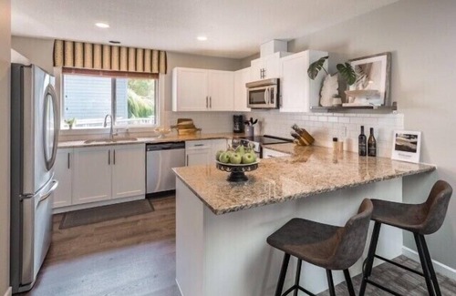 Regional District of Nanaimo Condo | Your vacation memories will be more affordable on Canada's gem Vancouver Island.