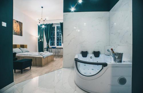 Nowe Miasto Apartment | YOURAPART STARÓWKA z JACUZZI