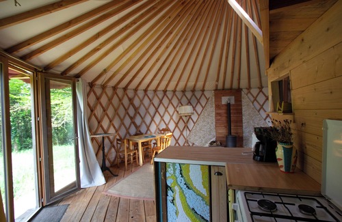 Salon-la-Tour House | Yourte in Corrèze - La Main Sauvage