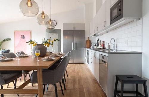 Bastad House | Youthful 3BR Flat with Balcony and Hobby Game Board