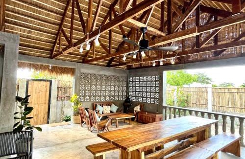 Cabangan House | Ysla Cabins