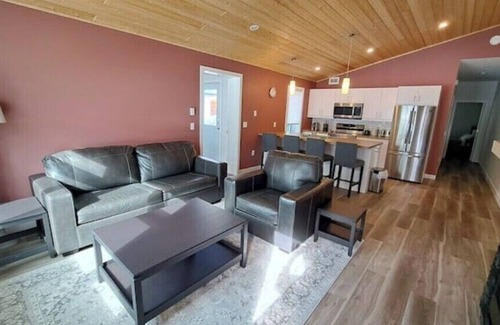 Whitehorse House | Yukon Hot Springs Suite #35
